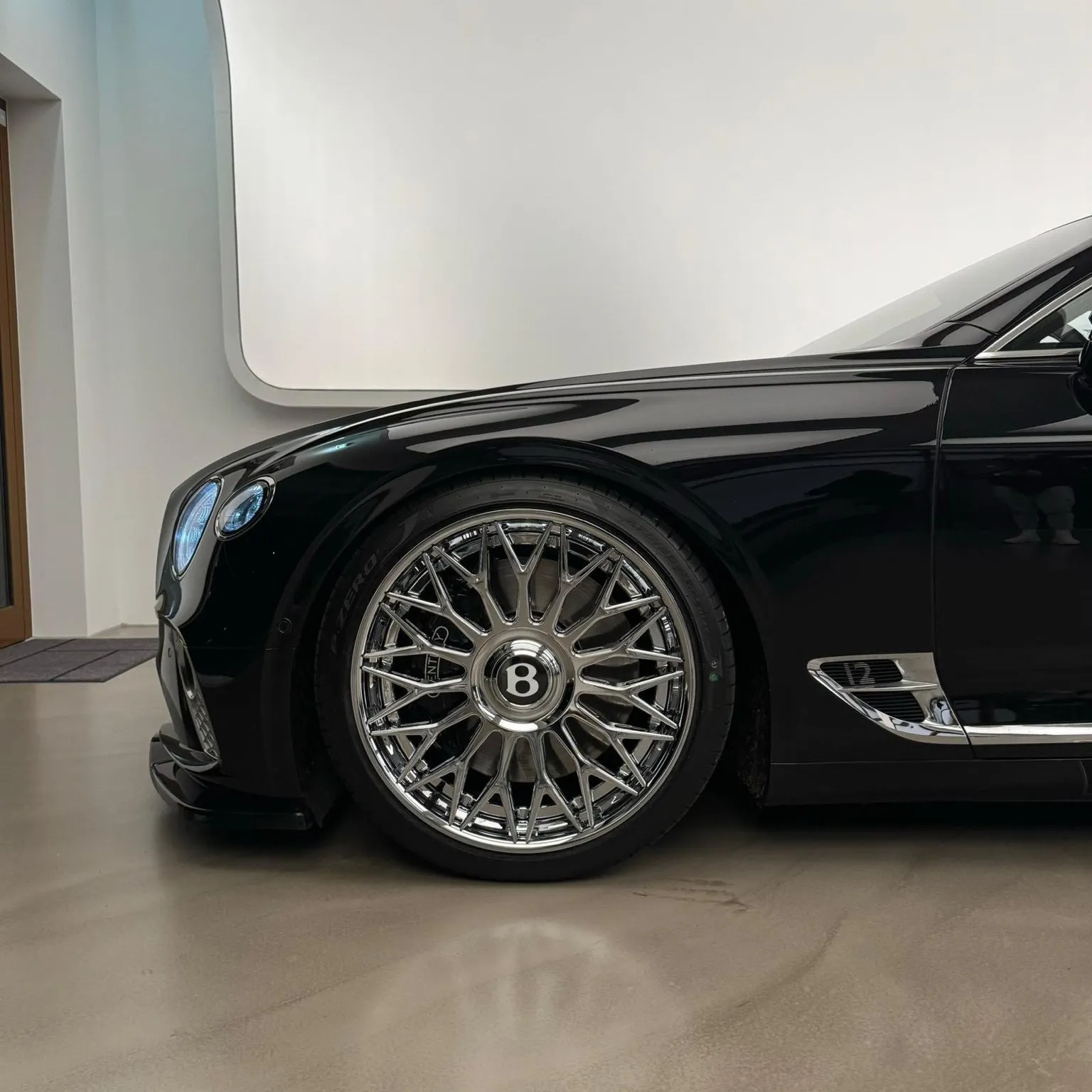 Bentley Continental GT 6.0 W12 – Bild 4